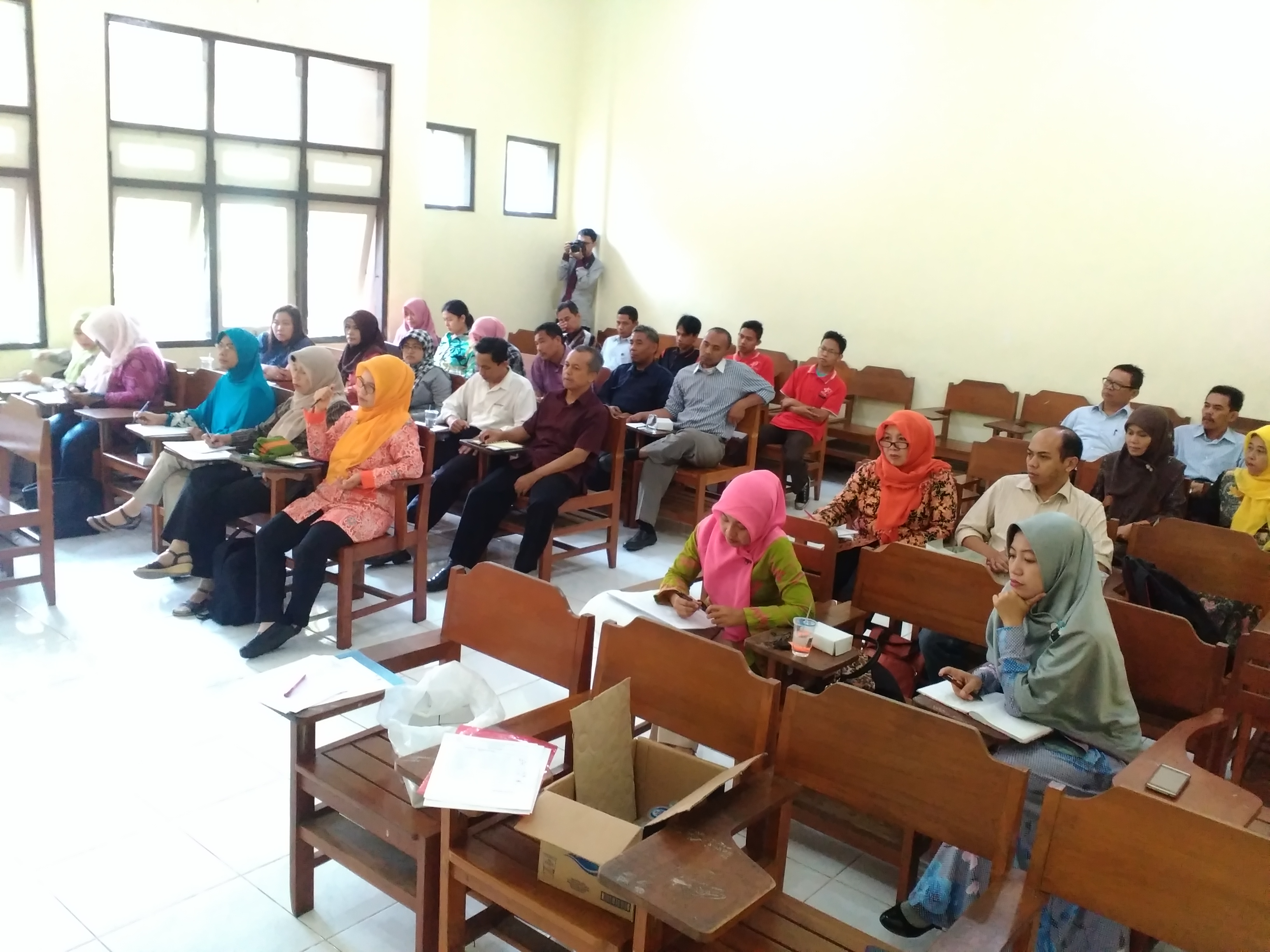 Rapat Persiapan Akreditasi  Program Studi D3 Tata Busana Tahun 2016