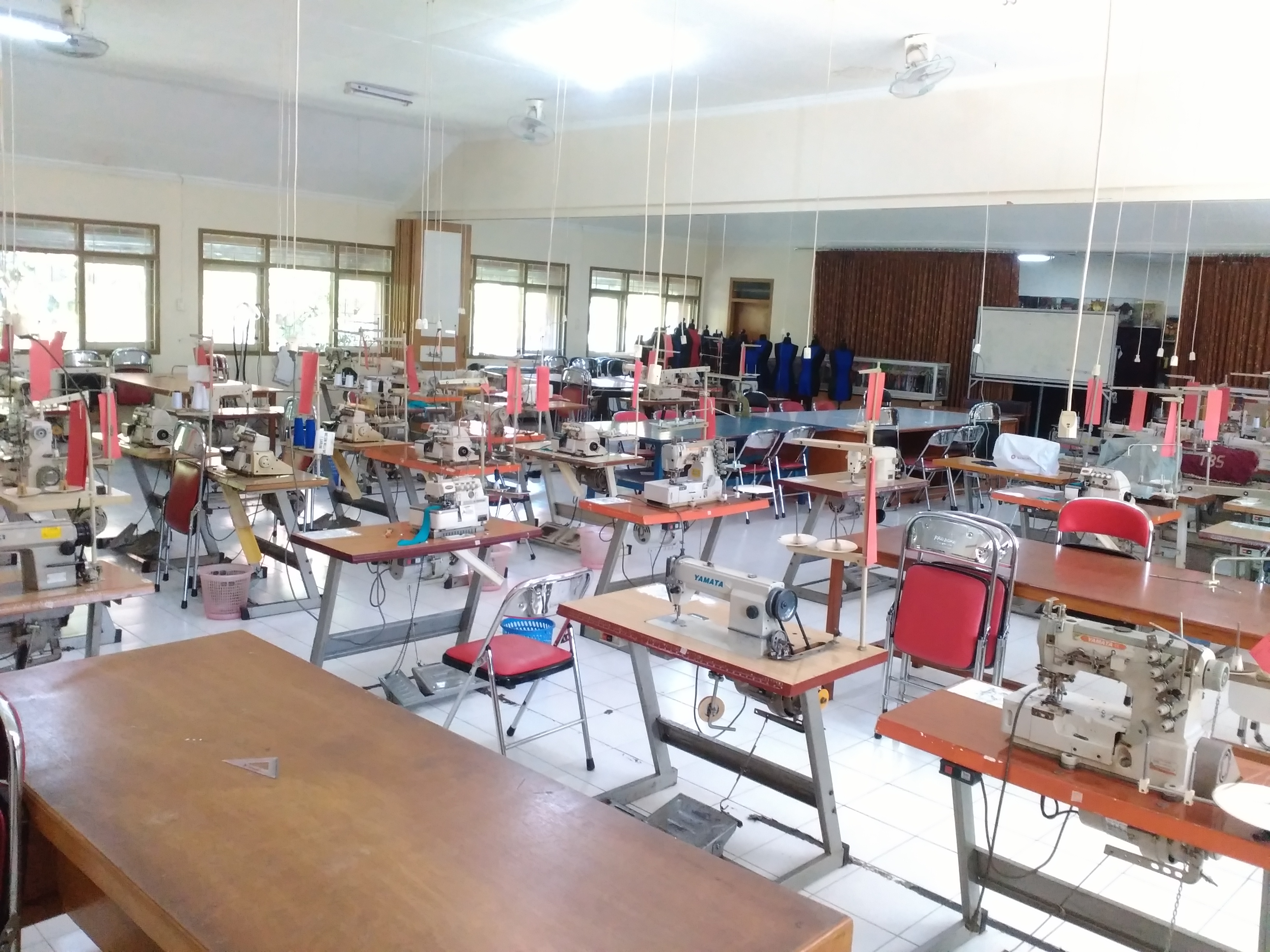 Laboratorium Industri Jurusan Tata Busana