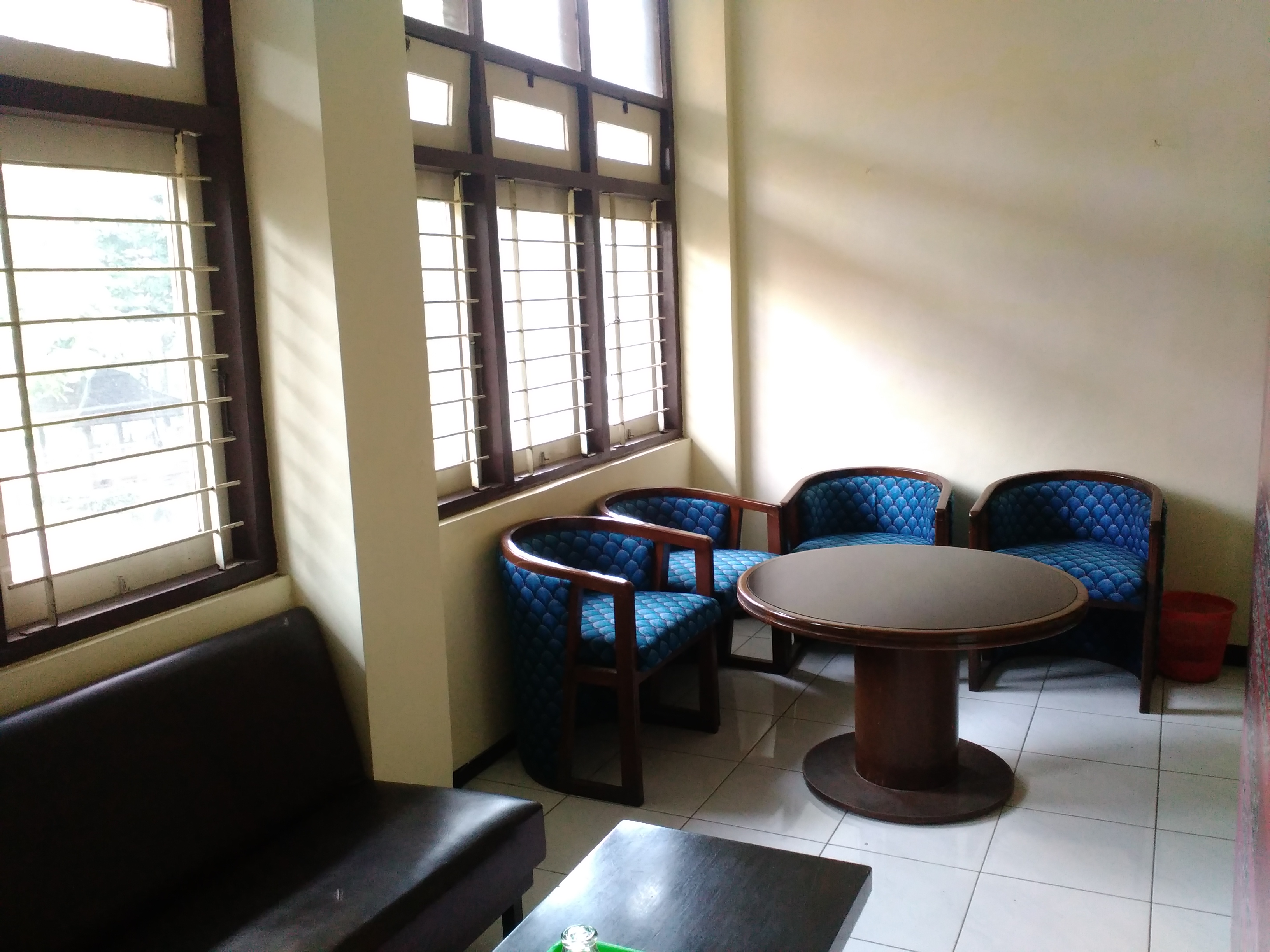 Dugout for Lecturers (Ruang Istirahat untuk Para Dosen)