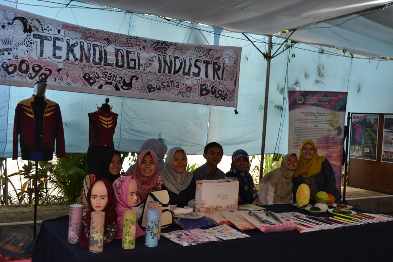 Pameran Kreativitas Akademik Menyambut HUT ke-52 FT-UM