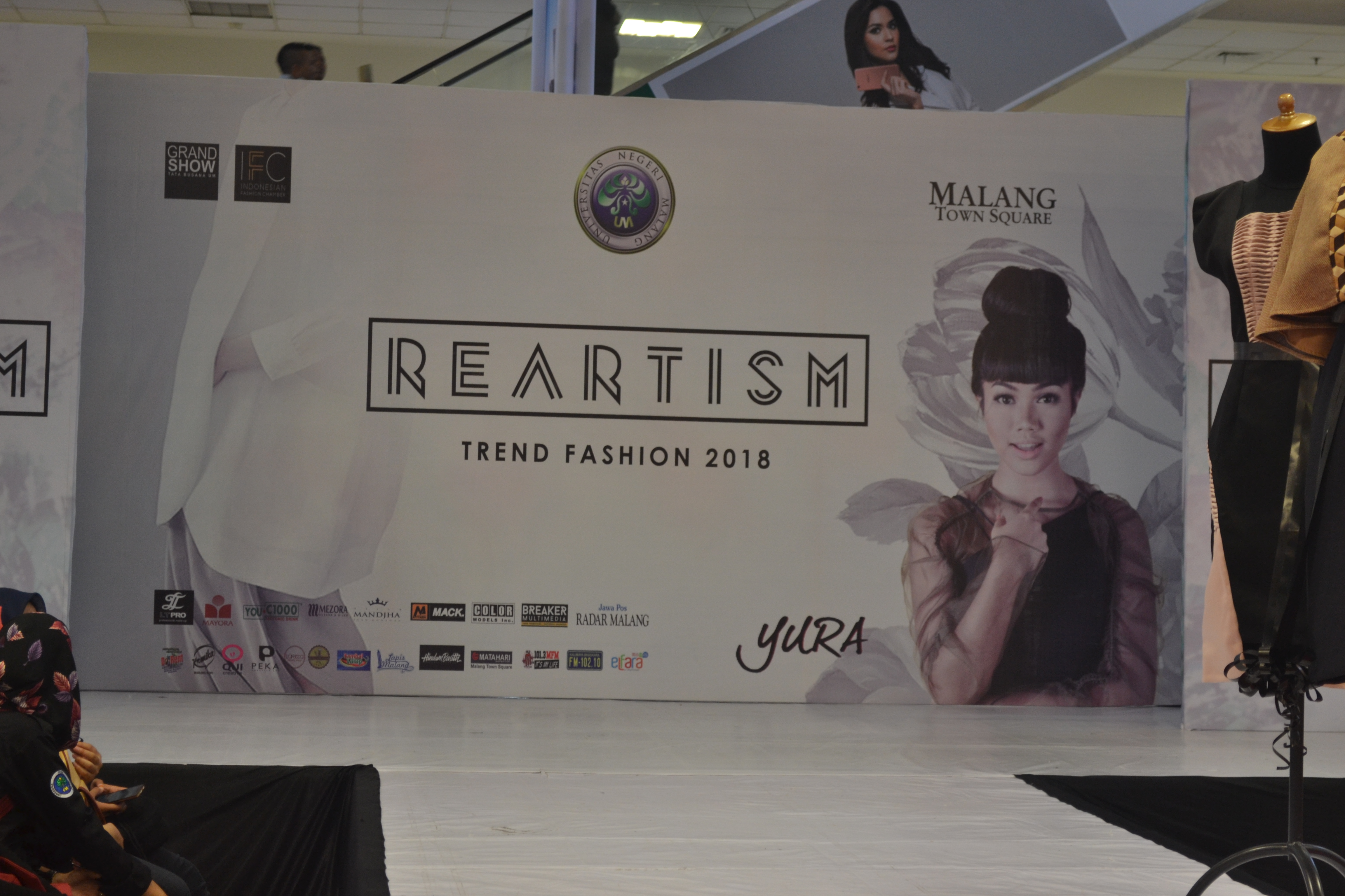 Pembukaan Pameran Program Studi Tata Busana Tahun 2017 “REARTISM”