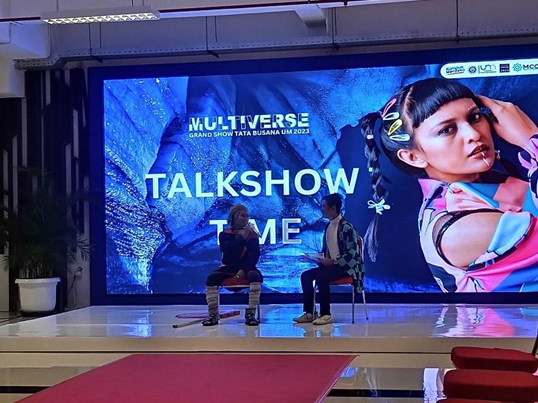 KESERUAN TALKSHOW BERSAMA COSPLAYER R-YUKI666 DI PAMERAN MULTIVERSE TATA BUSANA UM